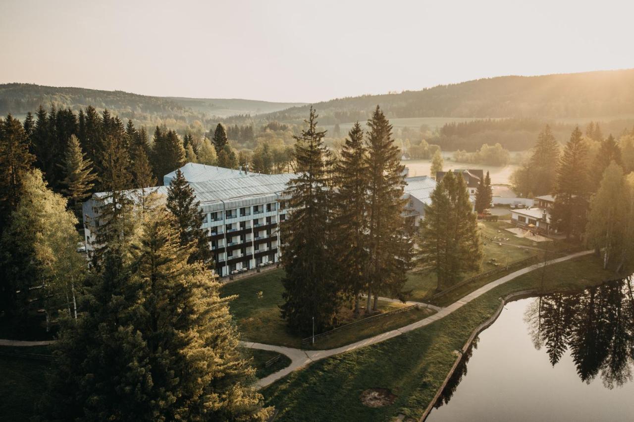 Orea Resort Devet Skal Vysocina Sněžné Екстериор снимка